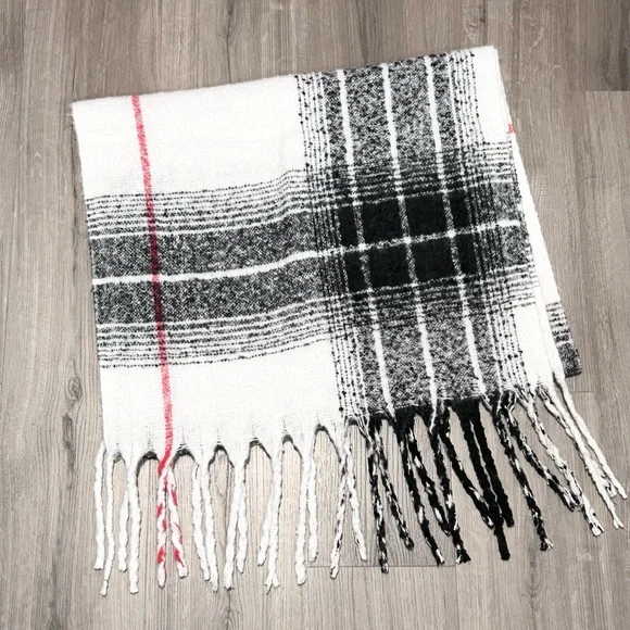 ❥𝗔𝗥𝗗𝗘𝗡𝗘: Plaid Blanket Scarf - Picture 3 of 7